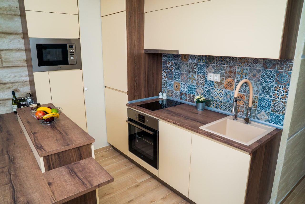 Luxury Apartment *